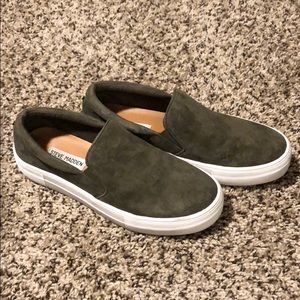 Steve Madden “Gills” platform slip-on sneakers